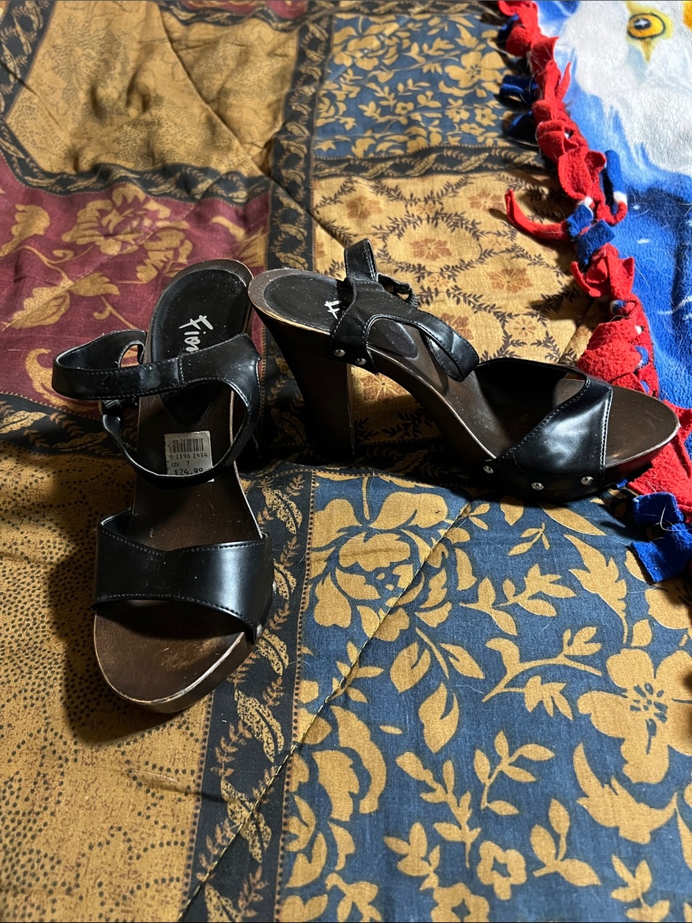 FIONI Clothing Black Studded Platform Heel Sandals